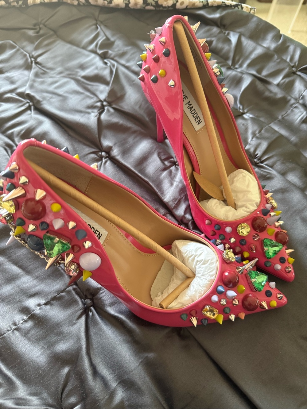 Steve Madden Hot Pink Jeweled
Veronicka SZ8 NEW

Rare/Sold Out/PERFECT CONDITION - Picture 10 of 16